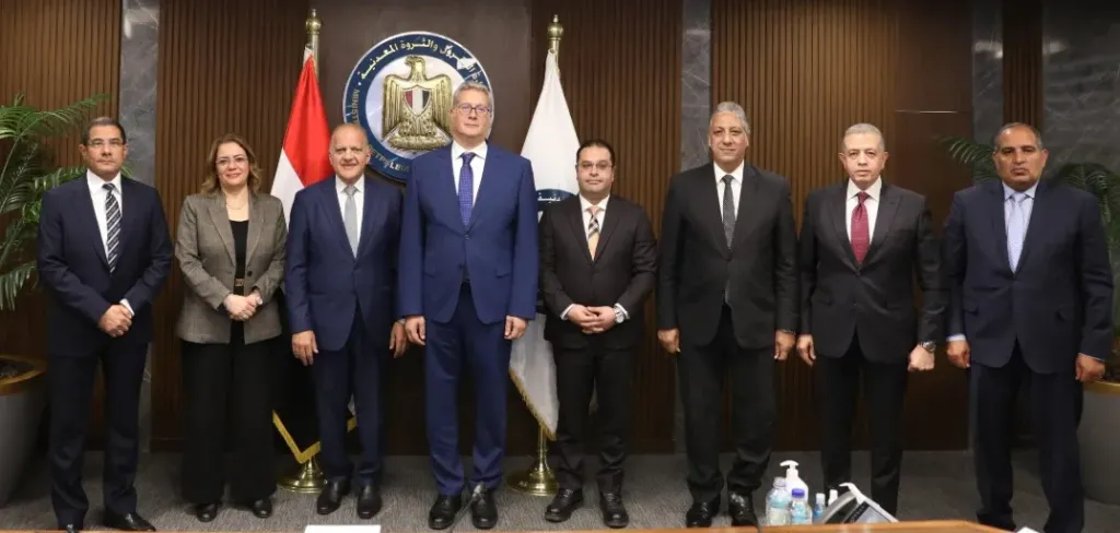 تعاون استراتيجي بين وزارة البترول والمجالس النيابية لتعزيز الطاقة والتعدين في مصر