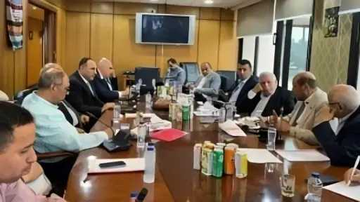صناعات النسيج تحت المجهر، غرفة...