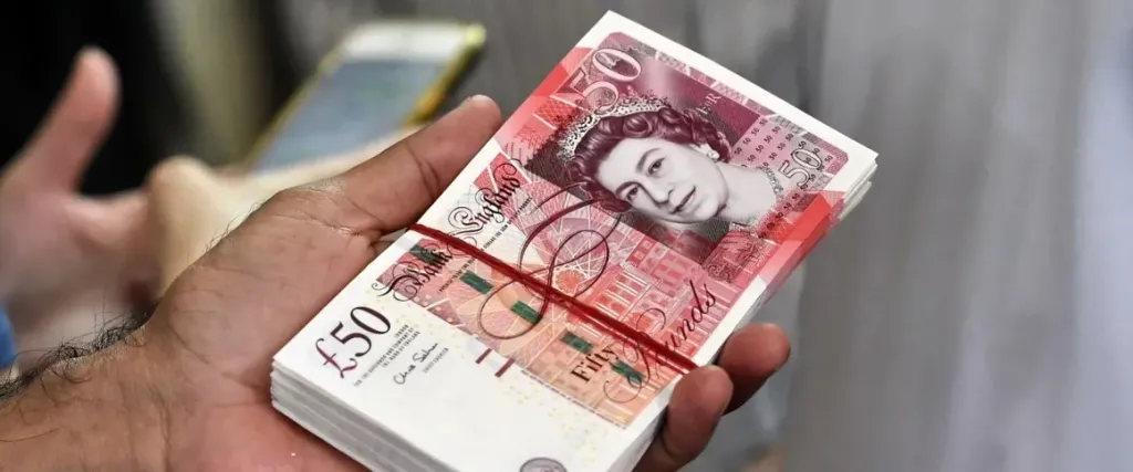 الجنيه الإسترليني يتراجع قليلاً، رصد أسعار الصرف في مصر الإثنين 12 مايو 2025