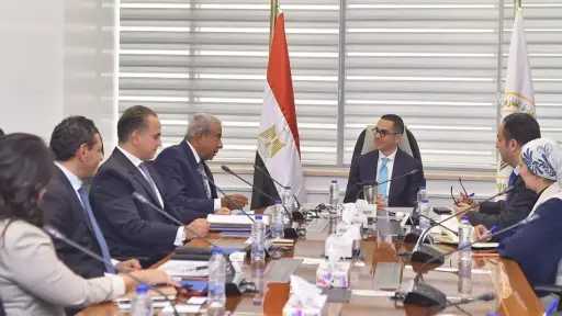 تعزيز التعاون البيئي، وزير الاستثمار...
