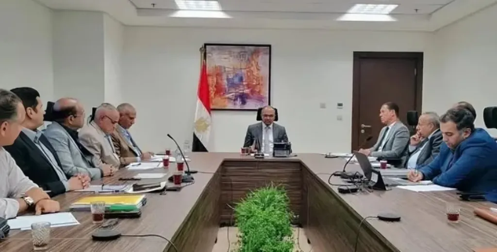 نائب وزير الإسكان يتابع تقدم مشروع محطة مياه منشأة القناطر