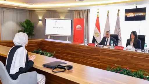 وزيرة التخطيط ترأس لجنة اختيار...