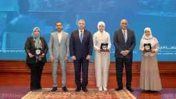 الهيئة الاقتصادية لقناة السويس تكرم...